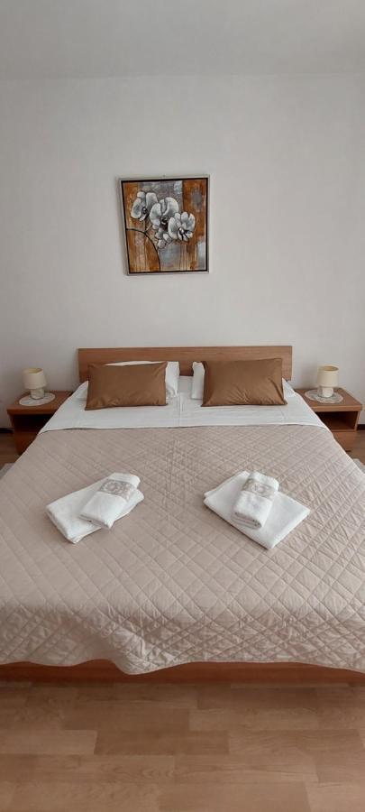 Pahljina Apartments Palit Dış mekan fotoğraf